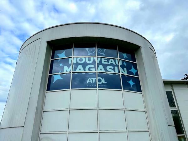Vitrine magasin Atol
