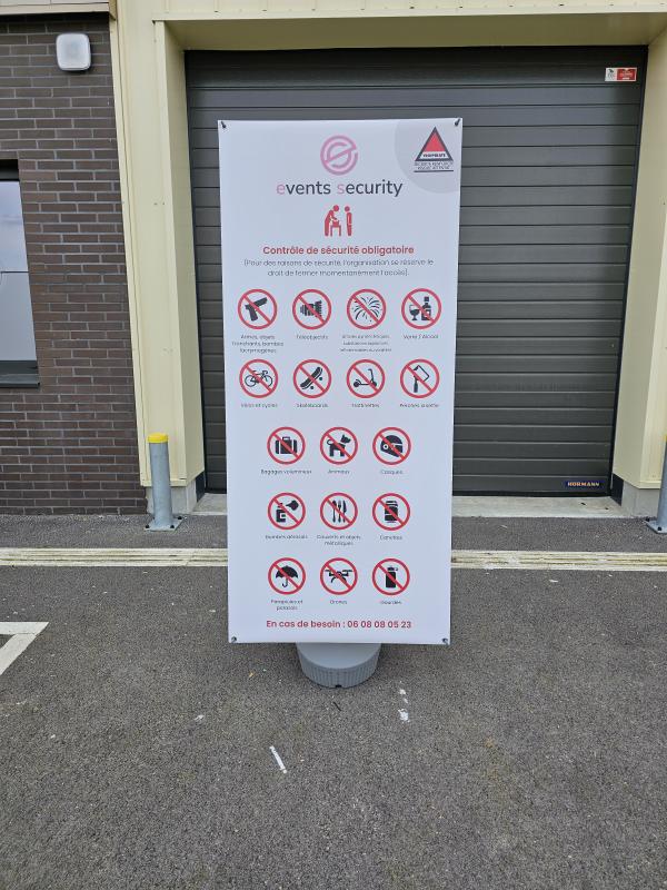 Outdoor Banner Events Security